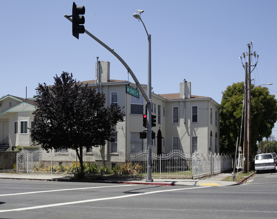 801 53rd St in Oakland, CA - Building Photo