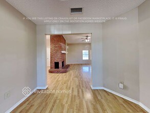 924 Teakwood Ln in Desoto, TX - Building Photo - Building Photo