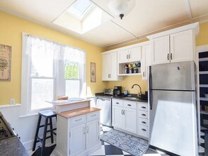 2828 Marvel St in Portsmouth, RI - Building Photo - Building Photo