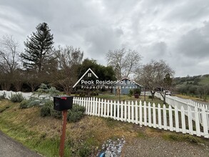 2850 Delmar Ave in Penryn, CA - Foto de edificio - Building Photo