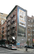 311 W 21st St in New York, NY - Building Photo - Building Photo