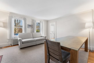 29 Cottage St in Wellesley, MA - Building Photo - Building Photo