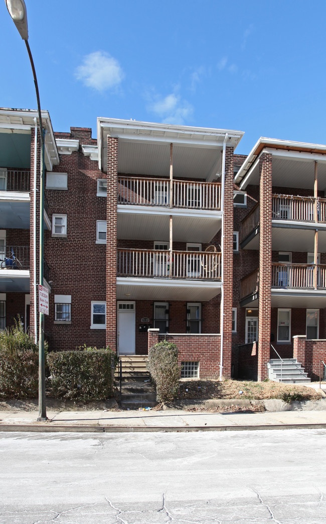 2440 Callow Ave in Baltimore, MD - Building Photo - Building Photo