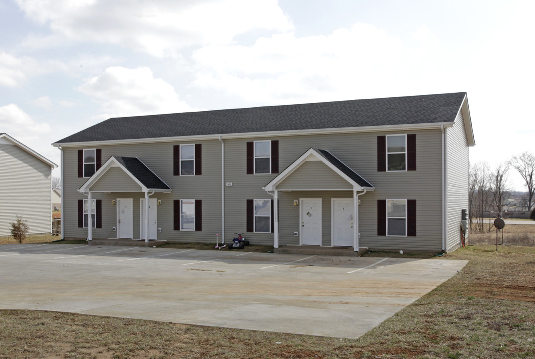 504 Patriot Park Ct in Clarksville, TN - Building Photo