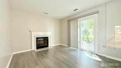 57 La Rue Ln in East Brunswick, NJ - Building Photo - Building Photo