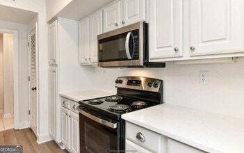 3460 Kingsboro Rd NE, Unit 544 in Atlanta, GA - Building Photo - Building Photo
