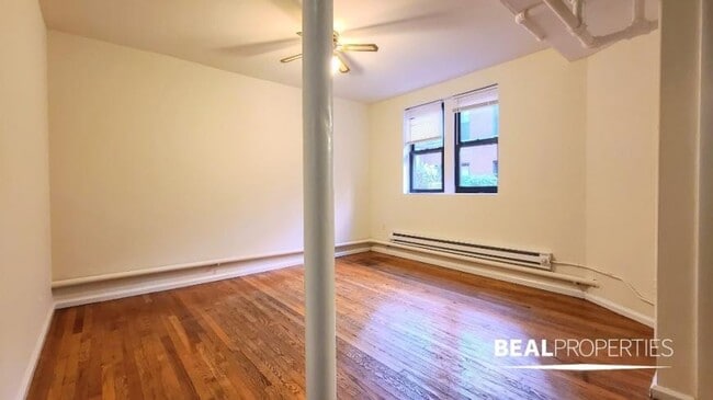 property at 4235 N Paulina St
