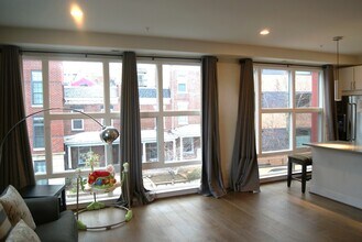 2337 Champlain Street NW, Unit 2337 Champlain Street NW, Unit 203 in Washington, DC - Foto de edificio - Building Photo