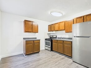 Forest Square Apartments in Richmond, VA - Building Photo - Interior Photo