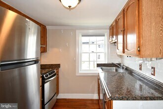 1 S Madison St in Middleburg, VA - Building Photo - Building Photo