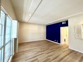 7731 Broadway in San Antonio, TX - Building Photo - Building Photo
