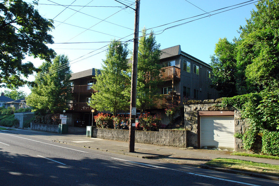 2226 NE Weidler St in Portland, OR - Foto de edificio