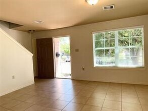 10060 Emnora Ln in Houston, TX - Building Photo - Building Photo