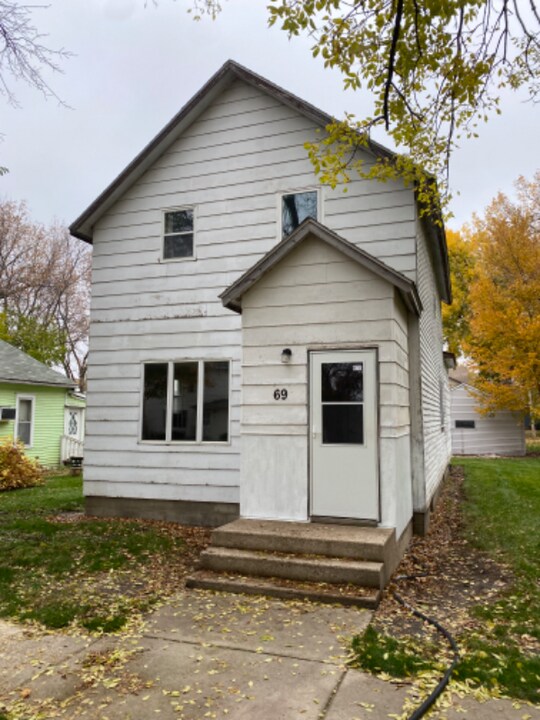 69 E Cottonwood St in Cottonwood, MN - Building Photo