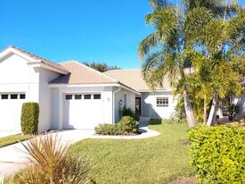 629 Back 9 Dr in Venice, FL - Building Photo
