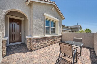 10960 Doresta Ave in Las Vegas, NV - Building Photo - Building Photo