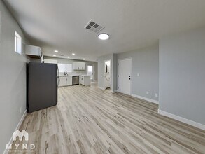 2280 Platinum Band St in Las Vegas, NV - Building Photo - Building Photo