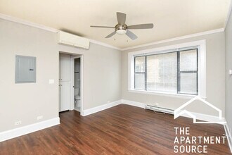 817 W Lakeside Pl in Chicago, IL - Building Photo - Building Photo