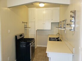 723 E 3rd St in Long Beach, CA - Building Photo