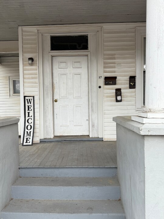 27 E 3rd St in Bloomsburg, PA - Building Photo