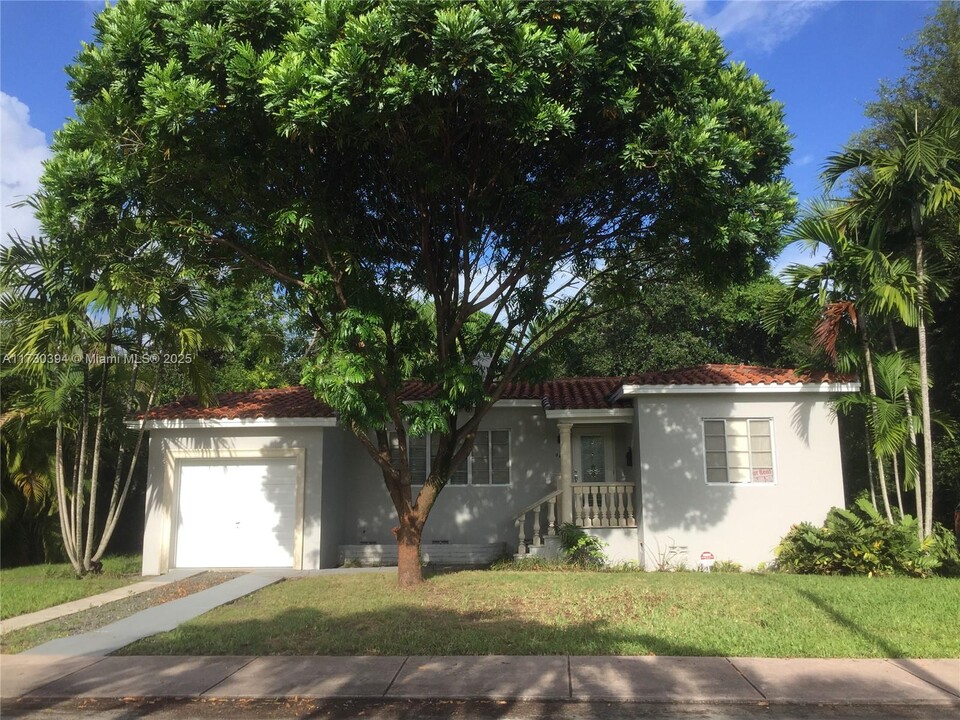 821 Wallace St in Coral Gables, FL - Building Photo