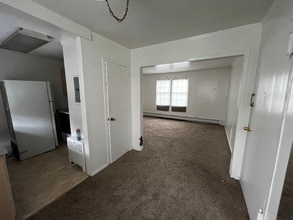 108 Northampton Rd in Amsterdam, NY - Foto de edificio - Building Photo