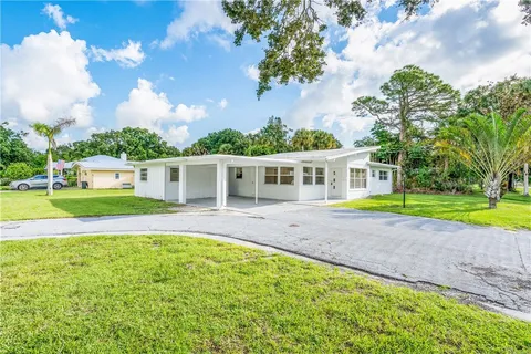 1806 37th Ave in Vero Beach, FL - Building Photo