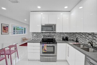 1605 NW 7th Terrace in Fort Lauderdale, FL - Building Photo - Building Photo