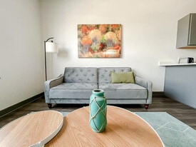 1261 8th St in West Des Moines, IA - Building Photo