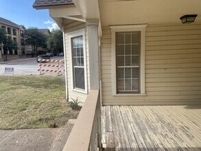 424 Fry St, Unit B in Denton, TX - Building Photo - Building Photo