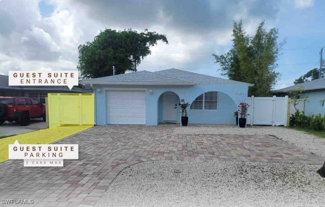 742 111th Ave N in Naples, FL - Building Photo