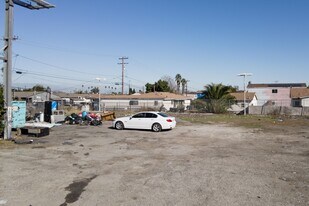 Dean's Place in Los Angeles, CA - Building Photo