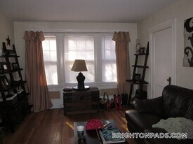 81 Beechcroft St, Unit 1 in Boston, MA - Building Photo