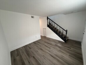 1543 W 42nd St in Hialeah, FL - Building Photo - Building Photo