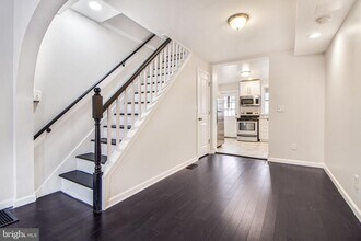 1165 Cleveland St in Baltimore, MD - Foto de edificio - Building Photo