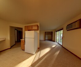 4212 Menga Dr-Unit -2 in Schenectady, NY - Building Photo - Building Photo