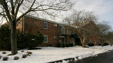 Abington Court Condominium in Abington, MA - Building Photo - Building Photo