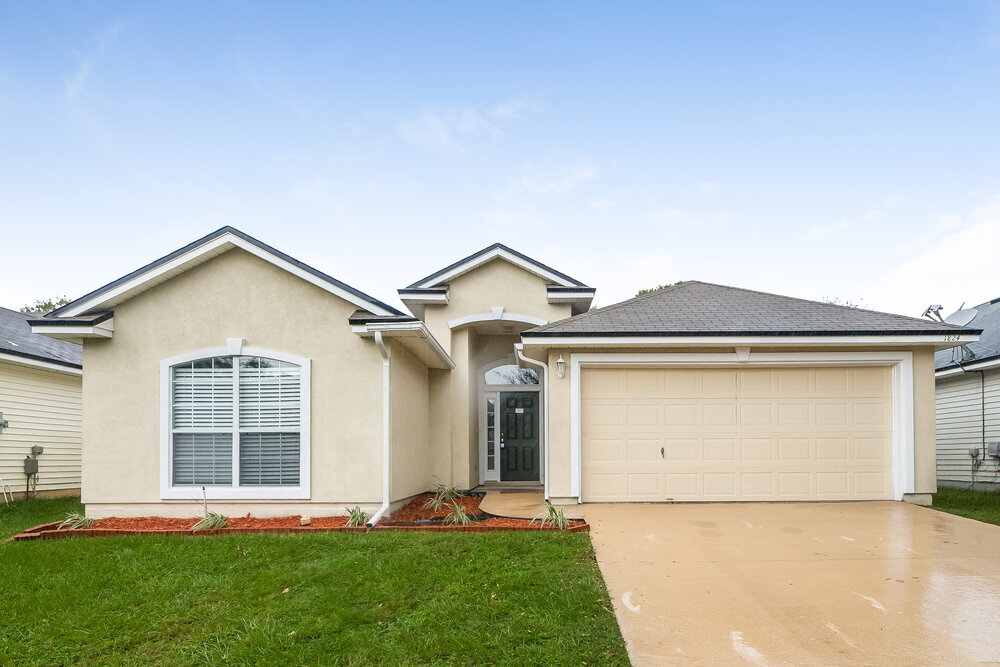 1824 Creekview Dr in Green Cove Springs, FL - Foto de edificio