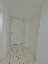 2209 S Cypress Bend Dr in Pompano Beach, FL - Building Photo - Building Photo