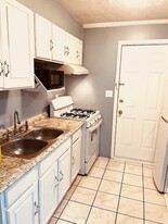 Airport Apartments in Hapeville, GA - Building Photo