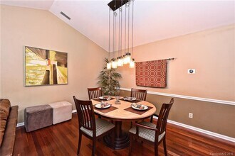 3300 Selwyn Farms La, Unit Unit 6 in Charlotte, NC - Building Photo - Building Photo