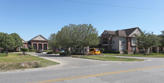 The Shoreham in Houston, TX - Building Photo - Building Photo