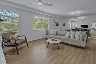 4651 1st St NE in St. Petersburg, FL - Building Photo - Building Photo