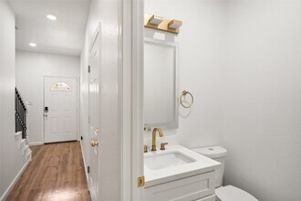 6719 Roanoke St, Unit A in Houston, TX - Building Photo - Building Photo