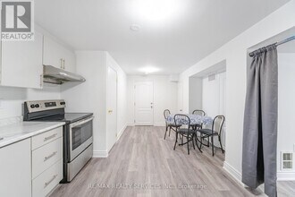 26 Vodden St W in Brampton, ON - Building Photo - Building Photo