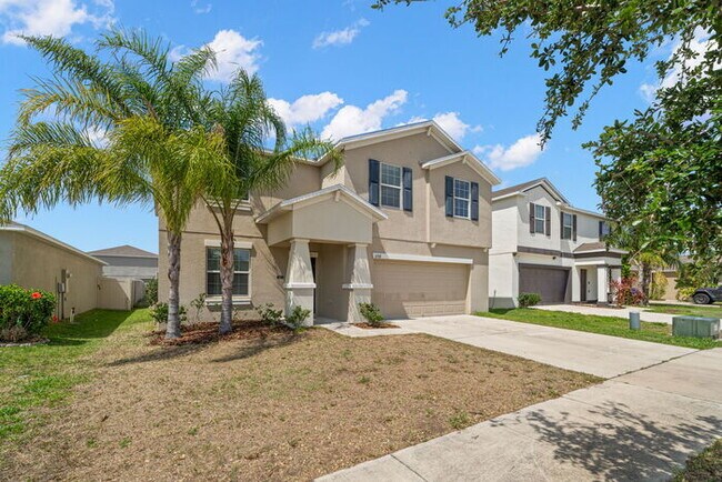 6708 Hazelnut Spice Dr in Sun City Center, FL - Building Photo - Building Photo