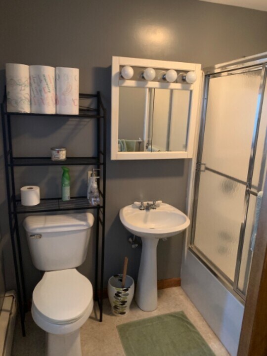 58 Prospect St in Plymouth, CT - Building Photo