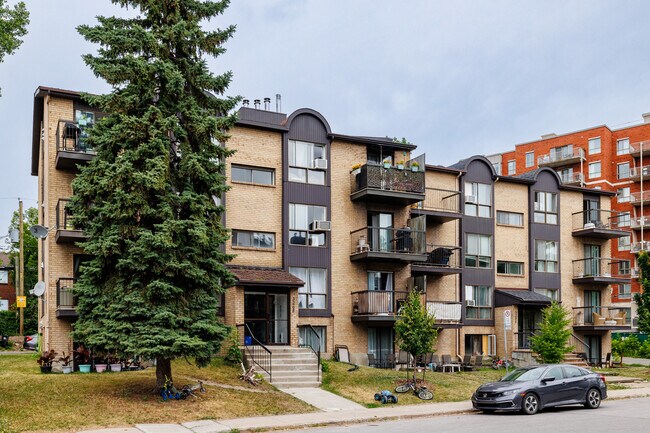 3255 Charles-Best Rue in Laval, QC - Building Photo - Building Photo