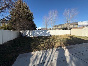 18238 Royal Way in Nampa, ID - Building Photo - Building Photo