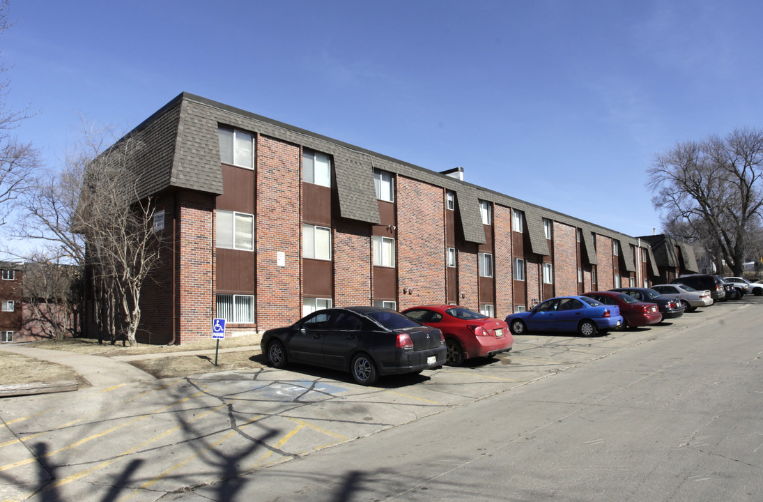 Fairview Apartments in Omaha, NE - Building Photo